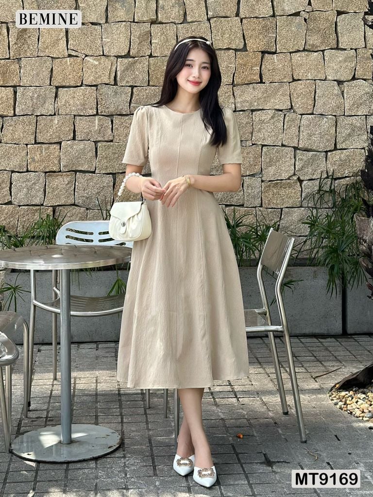 Đầm thiết kế cổ tròn dáng xòe dài MT9169