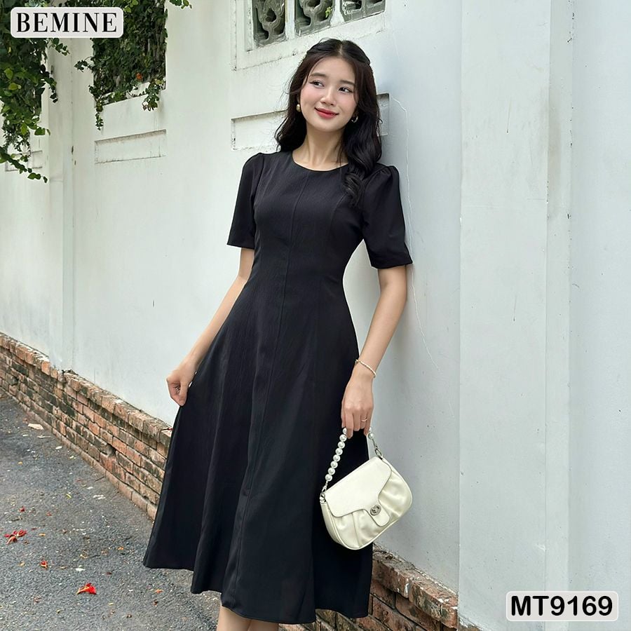 Đầm thiết kế cổ tròn dáng xòe dài MT9169