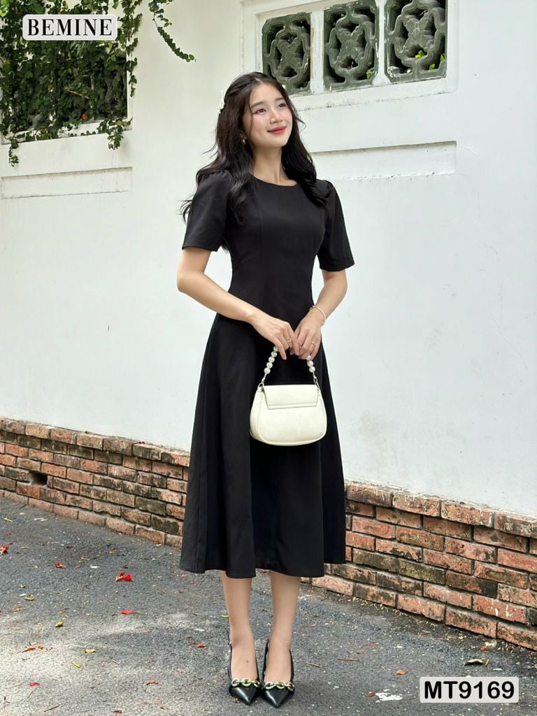 Đầm thiết kế cổ tròn dáng xòe dài MT9169