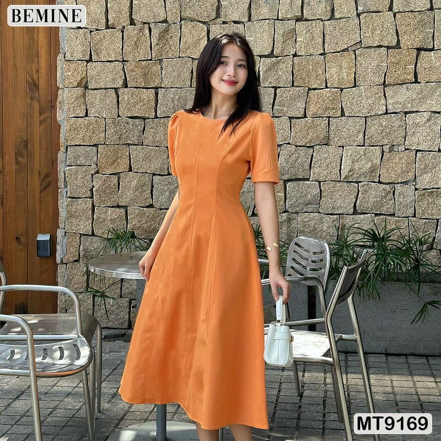 Đầm thiết kế cổ tròn dáng xòe dài MT9169