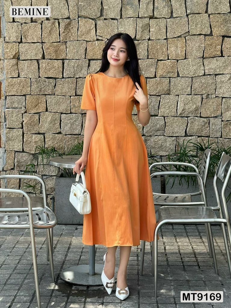 Đầm thiết kế cổ tròn dáng xòe dài MT9169
