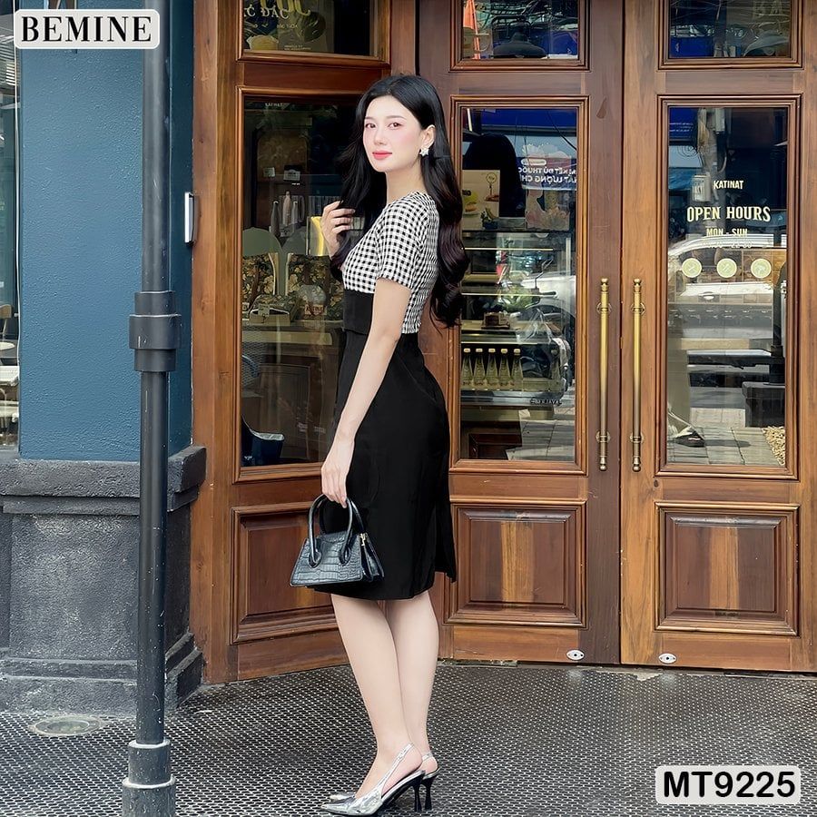 Đầm thiết kế cổ tròn eo kiểu đính nút dáng chữ A MT9225