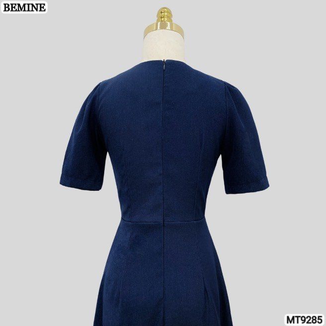 Đầm thiết kế cổ tròn đính nút dáng xếp ly MT9285