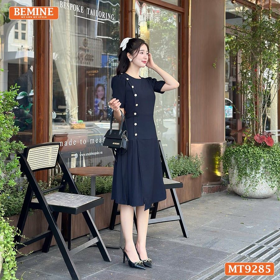 Đầm thiết kế cổ tròn đính nút dáng xếp ly MT9285