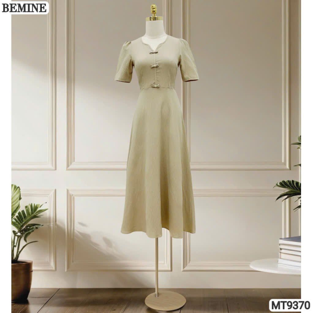 Đầm thiết kế cổ tròn xẻ V đính nơ dáng chữ A MT9370