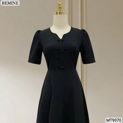 Đầm thiết kế cổ tròn xẻ V đính nơ dáng chữ A MT9370
