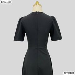 Đầm thiết kế cổ tròn xẻ V đính nơ dáng chữ A MT9370