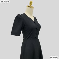 Đầm thiết kế cổ tròn xẻ V đính nơ dáng chữ A MT9370