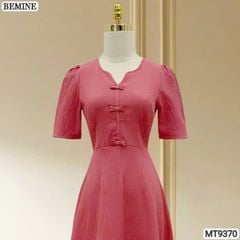 Đầm thiết kế cổ tròn xẻ V đính nơ dáng chữ A MT9370