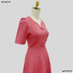 Đầm thiết kế cổ tròn xẻ V đính nơ dáng chữ A MT9370