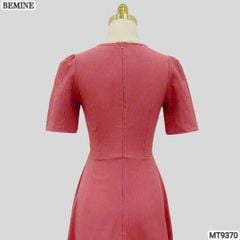 Đầm thiết kế cổ tròn xẻ V đính nơ dáng chữ A MT9370