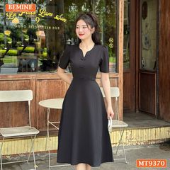 Đầm thiết kế cổ tròn xẻ V đính nơ dáng chữ A MT9370