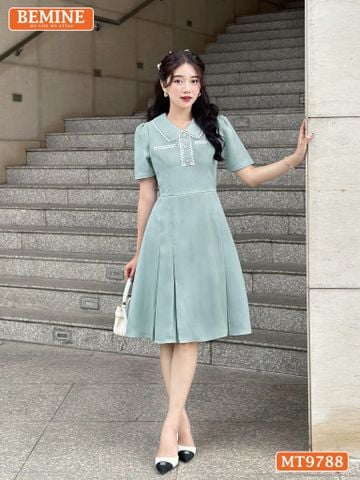 Đầm thiết kế BEMINE cổ sen viền ren dáng A xòe đính nút phù hợp đi chơi, đi dạo phố-MT9788