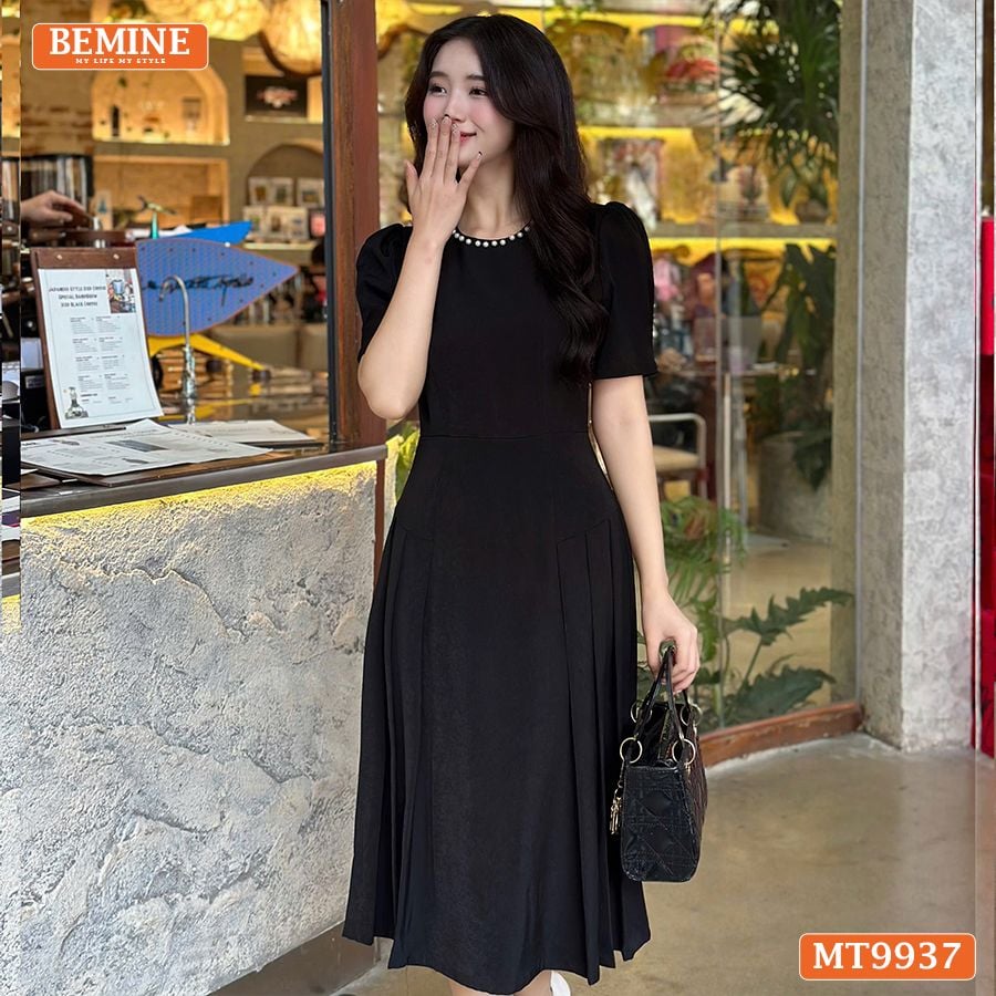 Đầm thiết kế BEMINE cổ tròn viền ngọc khoét vai dáng dài tay phồng phù hợp đi chơi, đi tiệc-MT9937