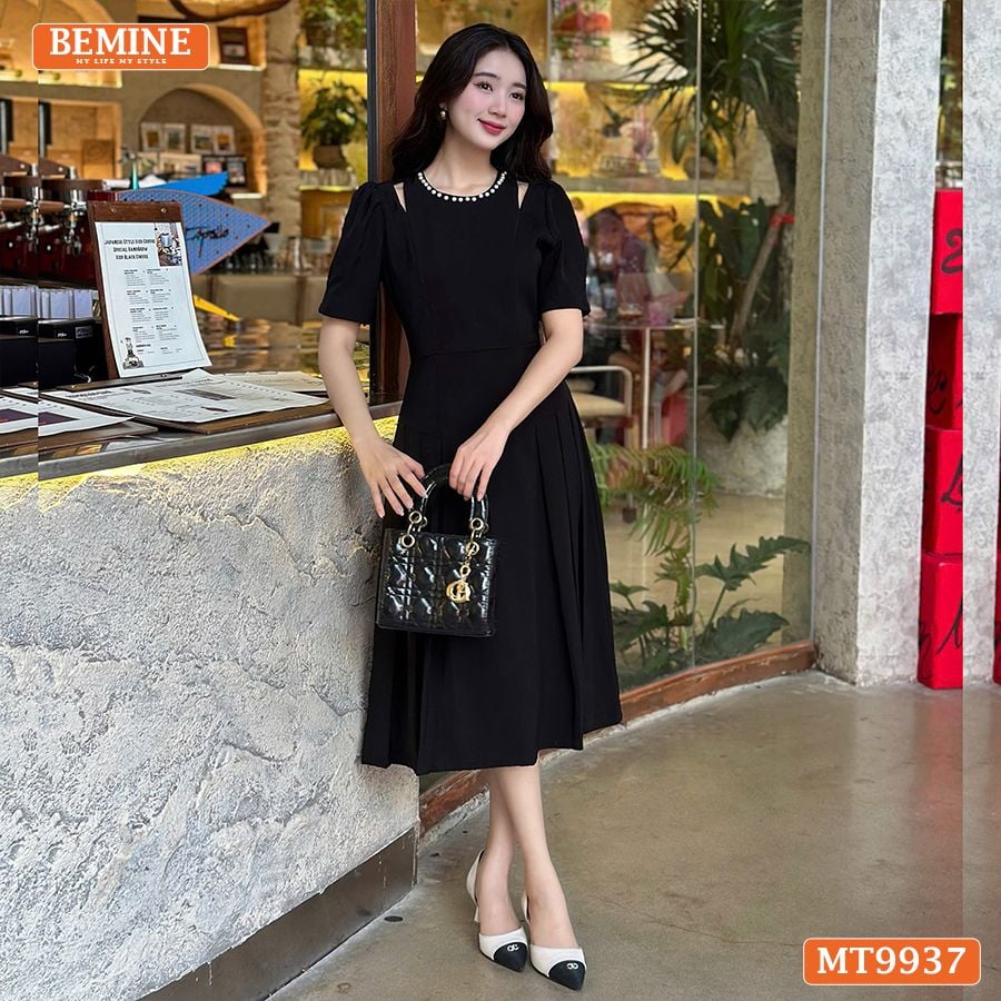Đầm thiết kế BEMINE cổ tròn viền ngọc khoét vai dáng dài tay phồng phù hợp đi chơi, đi tiệc-MT9937