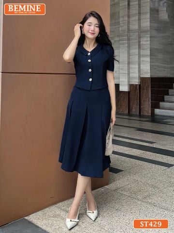 Set BEMINE áo cổ đức đính cúc chân váy dáng xếp ly dài ST429