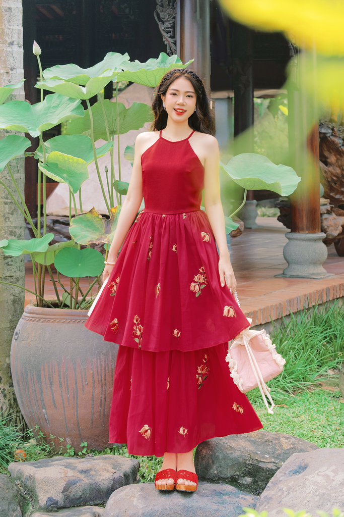 Đầm cổ yếm Xuân Nhạn - Đỏ tơ thêu hoa