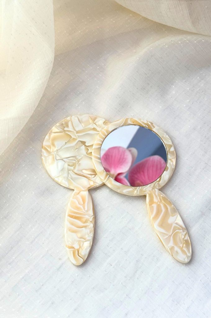 Gương nhựa cầm tay