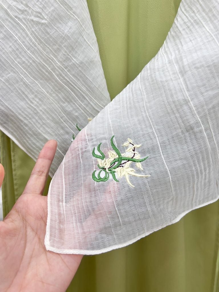 Khăn tơ thêu Châu Hoa
