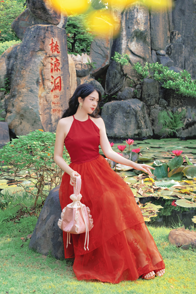 Đầm cổ yếm Xuân Nhạn - Đỏ thêu nhành mai