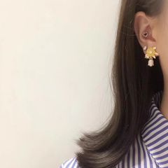 Hoa tai D1611 Hoa mai vàng phối nhụy trắng xà cừ