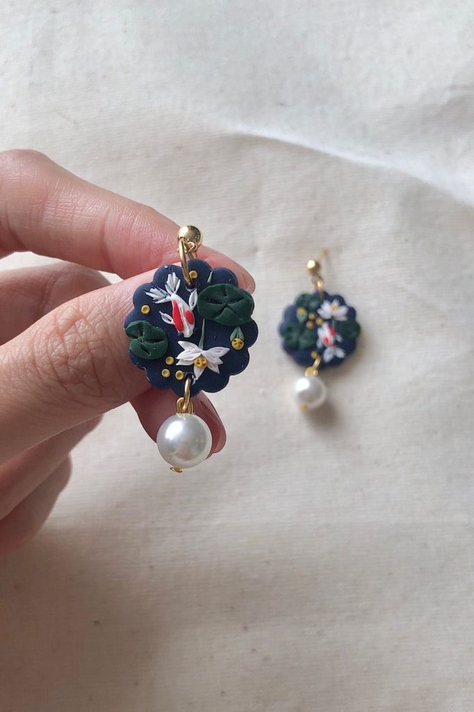 Hoa tai DN152 Đất nung đầm sen cá koi hạt ngọc