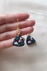 Hoa tai DN153 Đất nung đầm sen cá koi hoa văn hình thoi