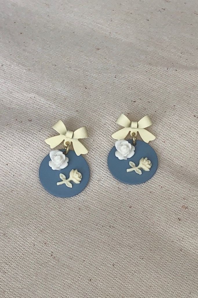 Hoa tai D2004 Hoa tai nơ kem phối miếng tròn xanh biển