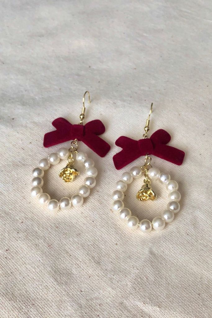 Hoa tai D2017 Hoa tai nơ đỏ đô vòng ngọc