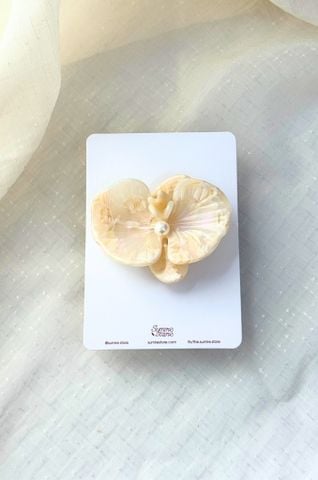 Kẹp tóc KE-079 hoa lan sứ - kem nhạt