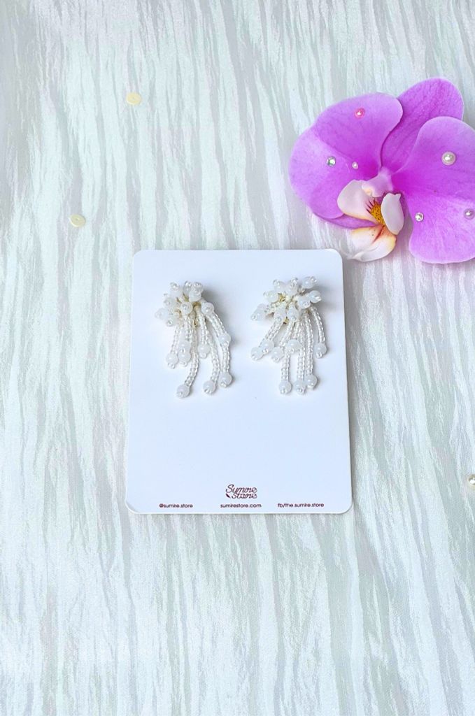Hoa tai NK-157 hoa cườm tua rua trắng
