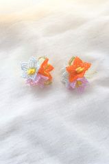 Hoa tai NK-179 hoa cườm cam tím trắng nhụy vàng