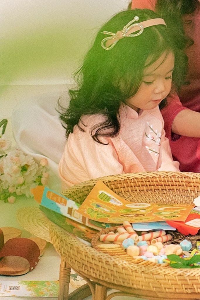 Áo dài Dáng xưa Thêu tay Mùa Vui - Cam sữa - phiên bản Bé gái