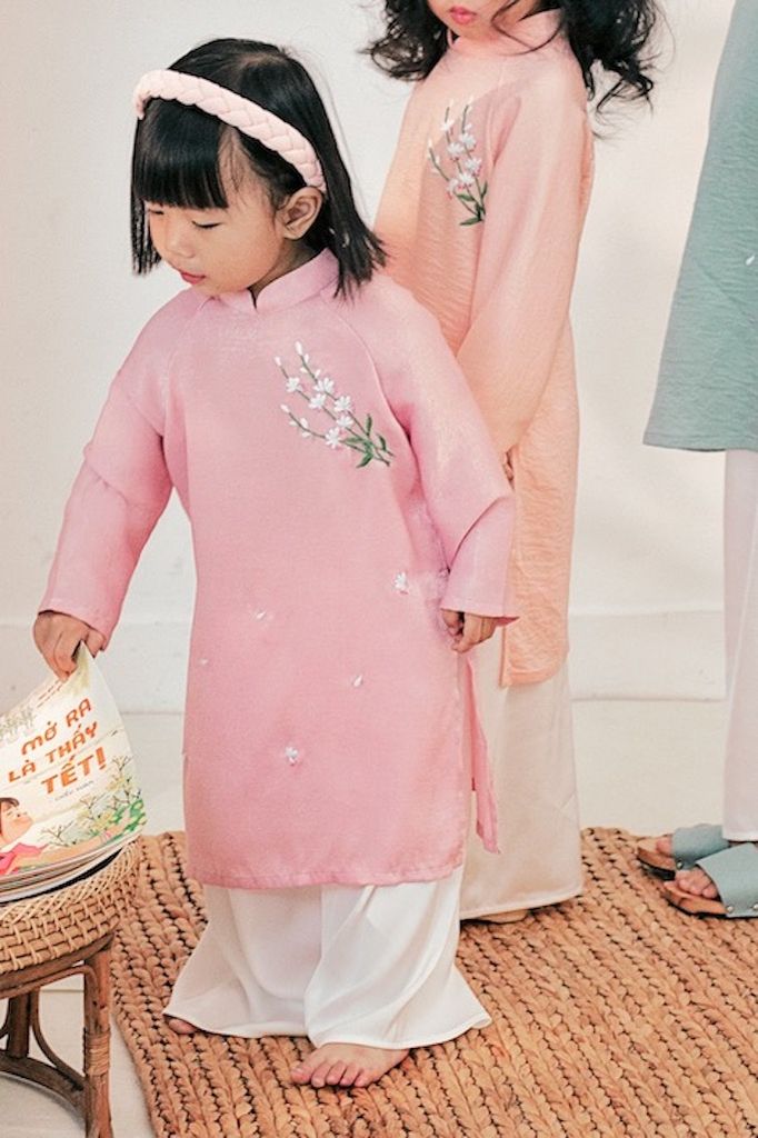 Áo dài Dáng xưa Thêu tay Mùa Vui - Hồng lavender - phiên bản Bé gái