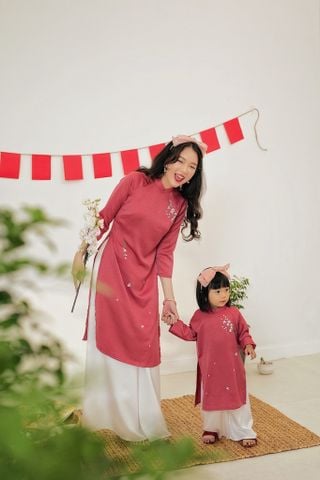 Áo dài Dáng xưa Thêu tay Mùa Vui - Hồng đậm - phiên bản Bé gái