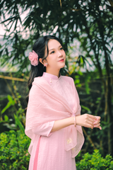 Khăn tơ thêu Châu Hoa