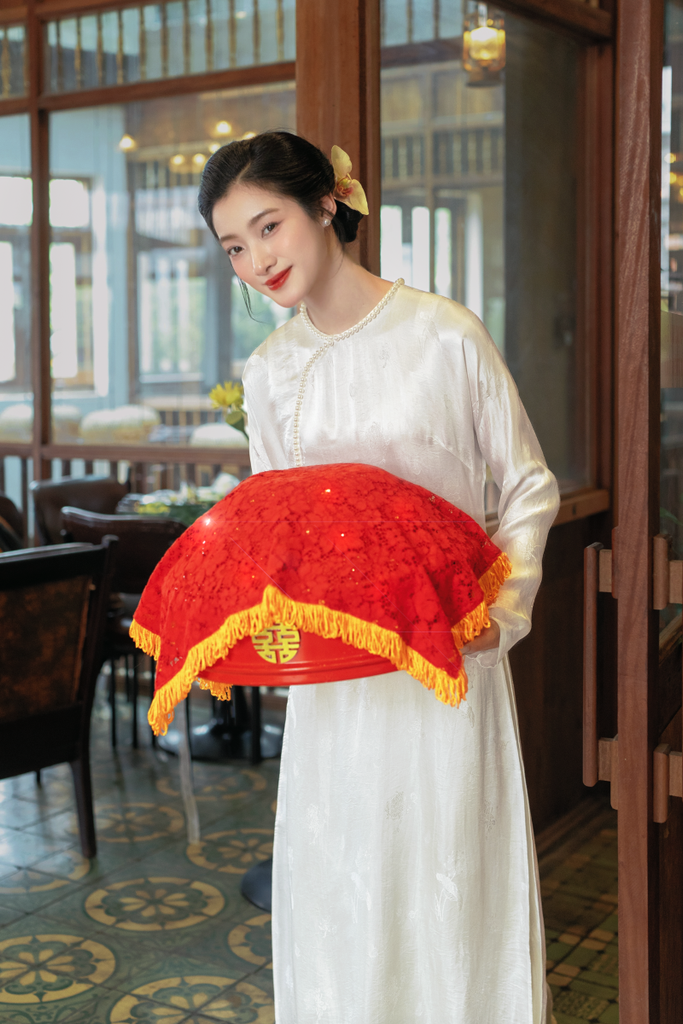 Áo dài Lụa tơ tằm Phúc Lan - Trắng cúc sen