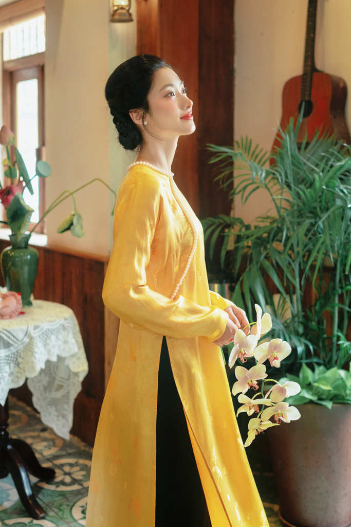 Áo dài Lụa tơ tằm Phúc Lan - Vàng cúc sen