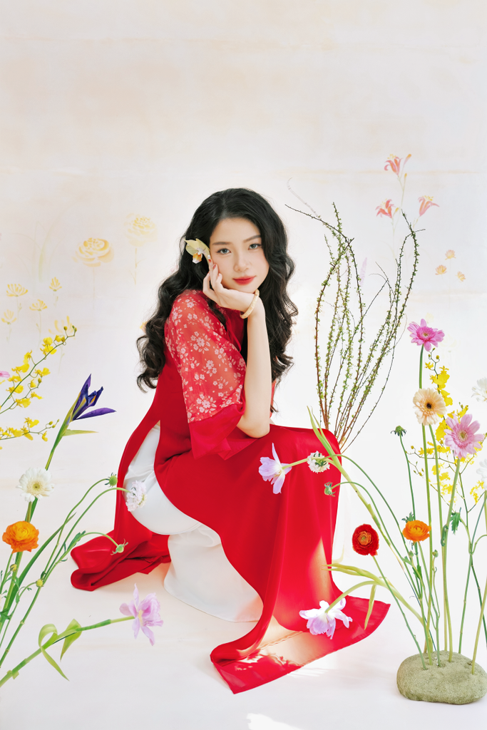 Áo dài Phương Hoa Xuân - Đỏ hoa rơi nhỏ