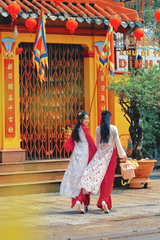 Áo dài dáng suôn Sớm Xuân - Trắng hoa pastel