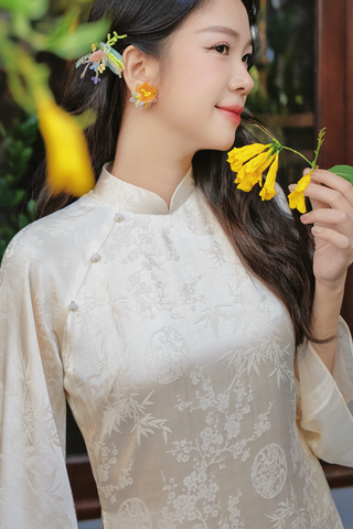 Áo dài gấm dáng suôn Yên Cảnh - Kem hoa