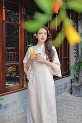 Áo dài gấm dáng suôn Yên Cảnh - Kem hoa