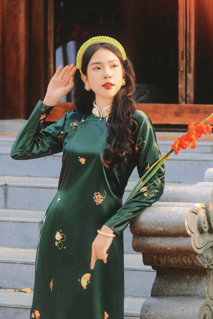 Áo dài tay chẽn Ỷ Xuân Phong - Xanh lá đậm