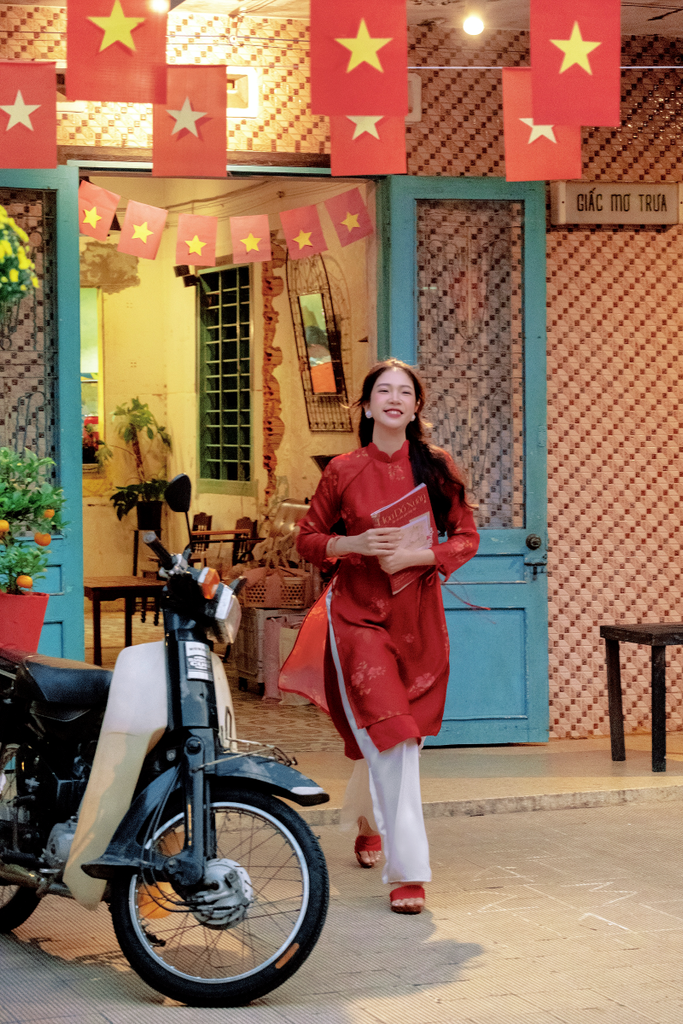 Áo dài cách tân Xuân Y - Lựu đỏ râm bụt