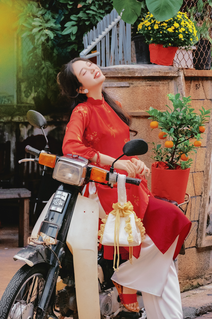 Áo dài cách tân Xuân Y - Lựu đỏ râm bụt
