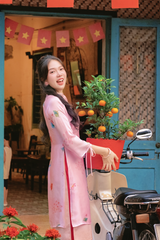Áo dài cách tân Xuân Y - Sen hồng pháo nổ