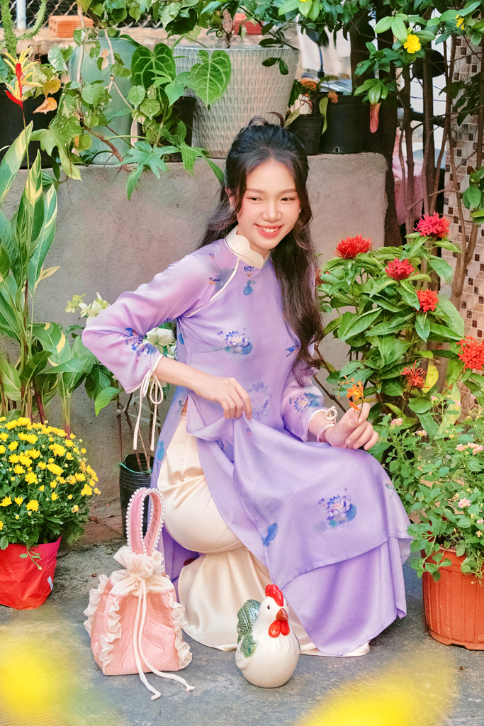 Áo dài cách tân Xuân Y - Súng tím én xanh