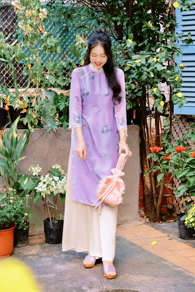 Áo dài cách tân Xuân Y - Súng tím én xanh