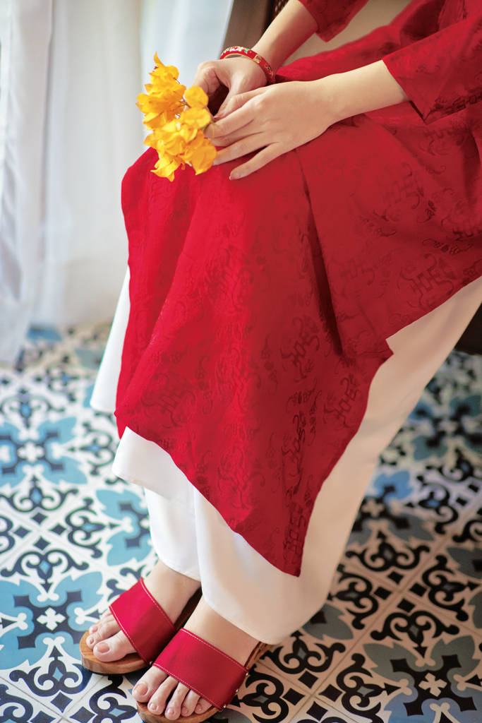 Áo dài lụa tơ tằm Dáng suôn Phúc Thọ - Đỏ tươi