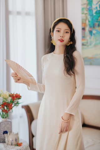 Áo dài Dáng suôn cổ tròn Thi Hạ - Kem nhạt